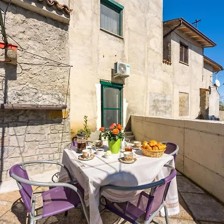Daire Rural Arya: Garden & Bbq - Happy